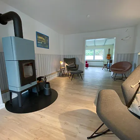 Nyaraló To Huus Bi De Tine *