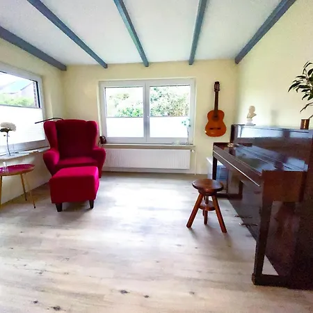 Nyaraló To Huus Bi De Tine *