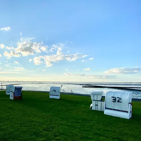 Nyaraló To Huus Bi De Tine Husum