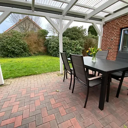 Nyaraló To Huus Bi De Tine Husum