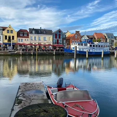 To Huus Bi De Tine * Husum (Schleswig-Holstein)