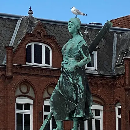 Nyaraló To Huus Bi De Tine Husum